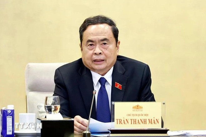El presidente de la Asamblea Nacional (AN, Parlamento) de Vietnam, Tran Thanh Man chu-tich-quoc-hoi-chu-tri-phien-hop-thu-nhat-ve-sua-doi-bo-sung-mot-so-dieu-cua-hien-phap-nam-2013.jpg