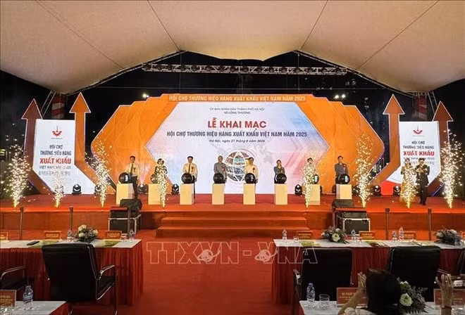 vna-potal-hoi-cho-thuong-hieu-hang-xuat-khau-viet-nam-nam-2025-stand.jpg