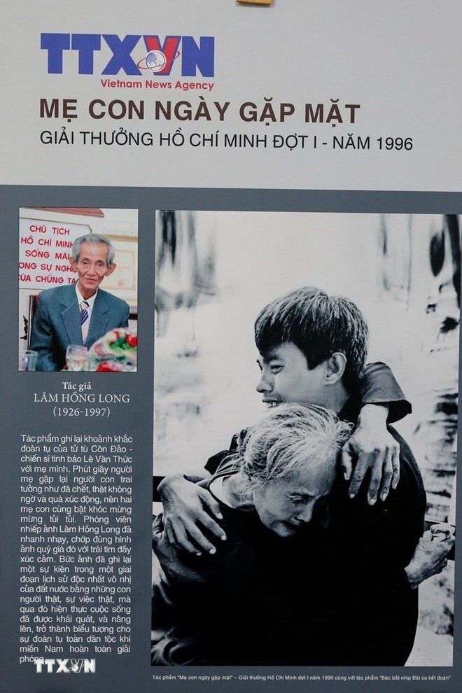 Lam Hong Long fue autor de obra fotográfica histórica “Madre e hijo en el reencuentro” (Fuente: VNA) lam-hong-hong-vna.jpg