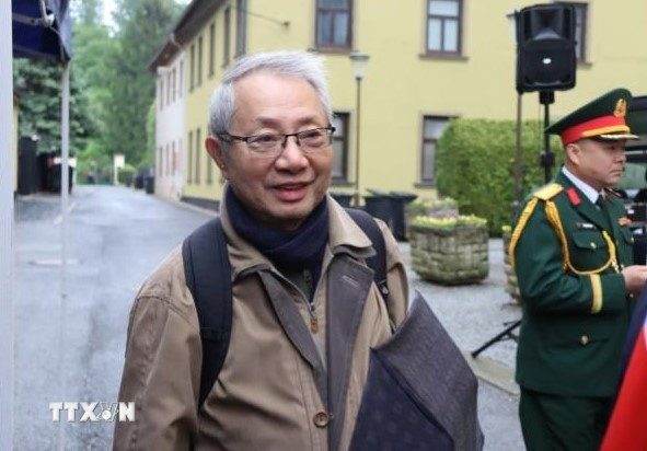 Nguyen Tung, uno de los cadetes vietnamitas que residían y estudiaban en Chrastava (Fuente: VNA) 2005-bia-luu-niem-chu-tich-ho-chi-minh-tai-sec-3.jpg