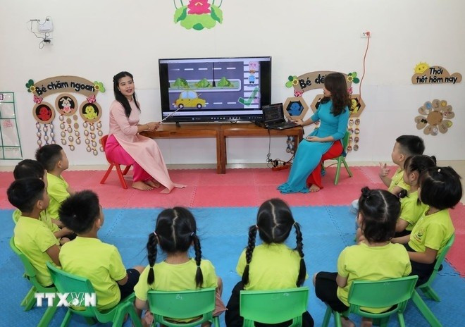 Todas las 63 provincias y ciudades de Vietnam han logrado la matriculación en educación primaria (Fuente: VNA) 420250109105548.jpg