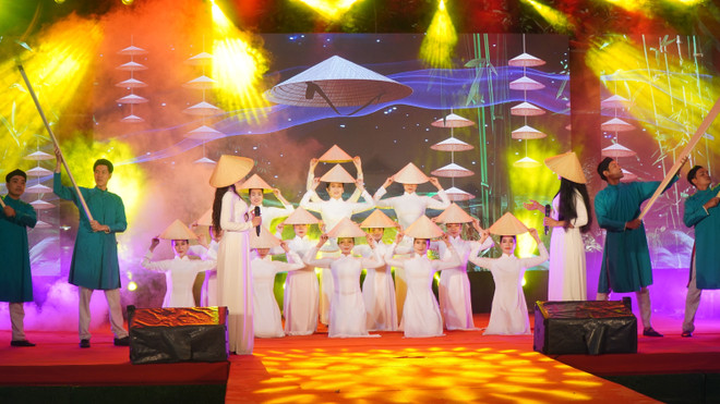 Una actuación en el evento (Fuente: VNA) vna-potal-khai-mac-ngay-van-hoa-viet-nam-han-quoc-tai-hue-8301167.jpg