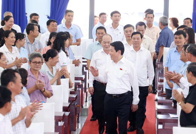 En la cita (Fuente: VNA) vna-potal-chu-tich-nuoc-tiep-xuc-cu-tri-truoc-ky-hop-thu-10-quoc-hoi-khoa-xv-8309766.jpg