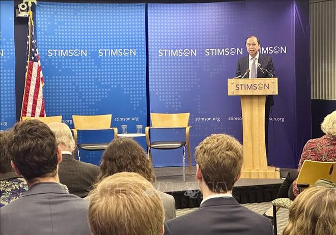 El embajador de Vietnam en Estados Unidos, Nguyen Quoc Dung, pronuncia un discurso en el evento (Fuente: VNA) hoi-thao2-150525.jpg