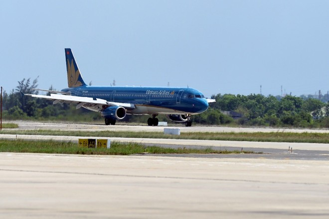 Un avión en el aeropuerto internacional de Phu Quoc (Fuente: VNA) may-bay-vna-0307.jpg
