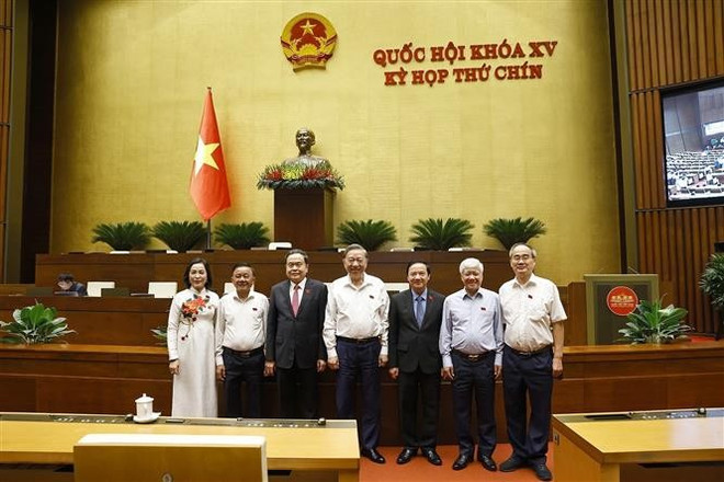 En la cita (Fuente: VNA) vna-potal-quoc-hoi-thong-qua-nghi-quyet-ve-viec-sap-xep-don-vi-hanh-chinh-cap-tinh-nam-2025-8087166.jpg
