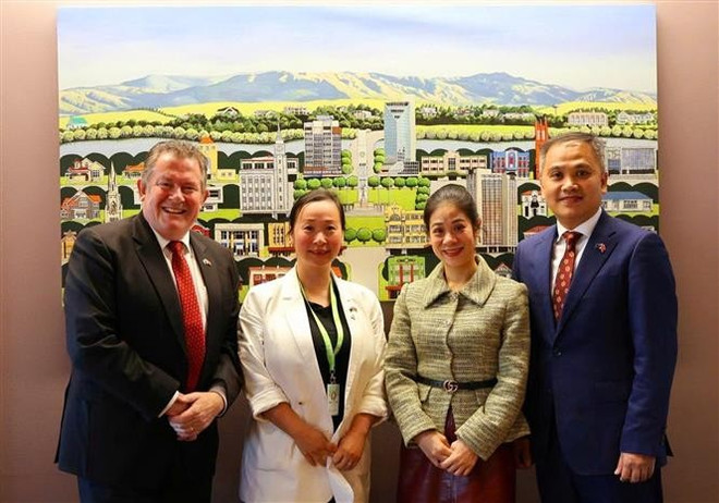 En la cita (Fuente: VNA) vna-potal-gioi-chuc-new-zealand-danh-gia-cao-nhung-thanh-tuu-phat-trien-kinh-te-xa-hoi-cua-viet-nam-8267446.jpg