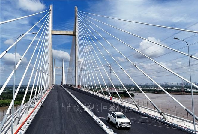 El puente Binh Khanh cruza el río Soai Rap en Ciudad de Ho Chi Minh. (Foto: VNA) oda-14925-10.jpg