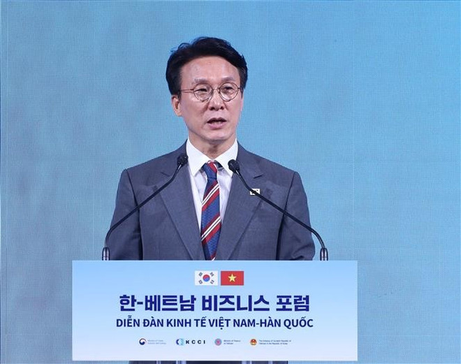 El primer ministro de Corea del Sur, Kim Min-seok, interviene en el foro. (Foto: VNA) vna-potal-tong-bi-thu-to-lam-va-thu-tuong-han-quoc-du-dien-dan-kinh-te-viet-nam-e28093-han-quoc-8205135.jpg