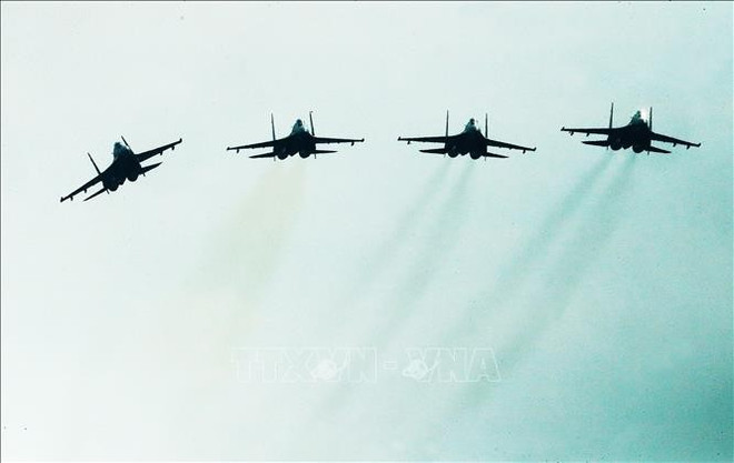 En la actualidad, el país está entrando en una nueva etapa de desarrollo, lo que también plantea nuevos requisitos y tareas para la Fuerza Aérea (Fuente: VNA) khong-quan-2.jpg