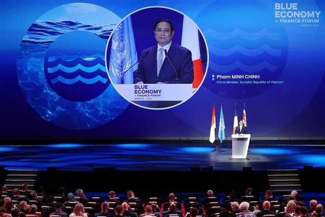 El primer ministro de Vietnam, Pham Minh Chinh, habla en el foro (Fuente: VNA) vna-potal-thu-tuong-phat-bieu-tai-dien-dan-tai-chinh-va-kinh-te-xanh-cua-hoi-nghi-unoc-3-8080143.jpg