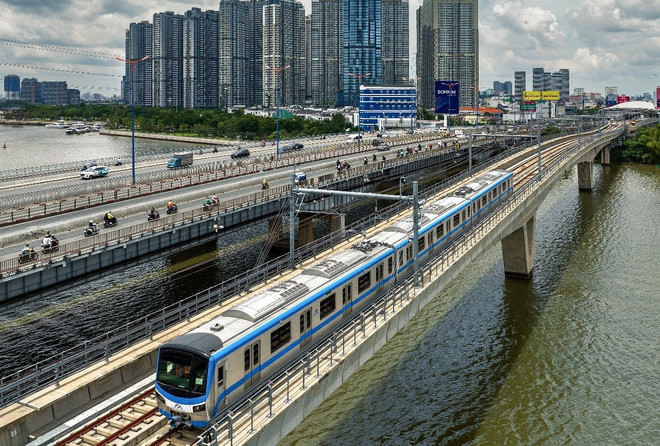 Una parte de Ciudad Ho Chi Minh (Fuente: VNA) duong-sat-101224.jpg