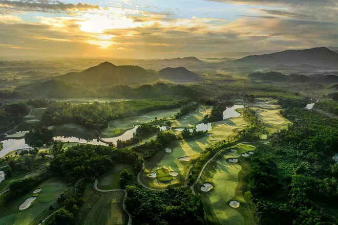 El club de golf Ba Na Hills es altamente calificado por los visitantes coreanos (Fuente: Sun Group) 4-da-nang-sun-group-korean-visitors.jpg