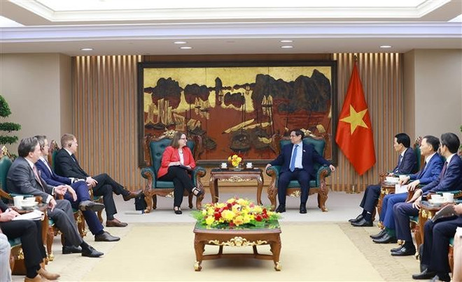 En la recepción (Fuente: VNA) vna-potal-thu-tuong-tiep-chu-tich-uy-ban-danh-gia-kinh-te-va-an-ninh-hoa-ky-trung-quoc-8018504.jpg