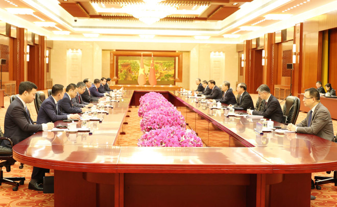 En la reunión (Fuente: VNA) vna-potal-hoat-dong-cua-pho-chu-tich-quoc-hoi-tran-quang-phuong-tai-trung-quoc-8223752.jpg