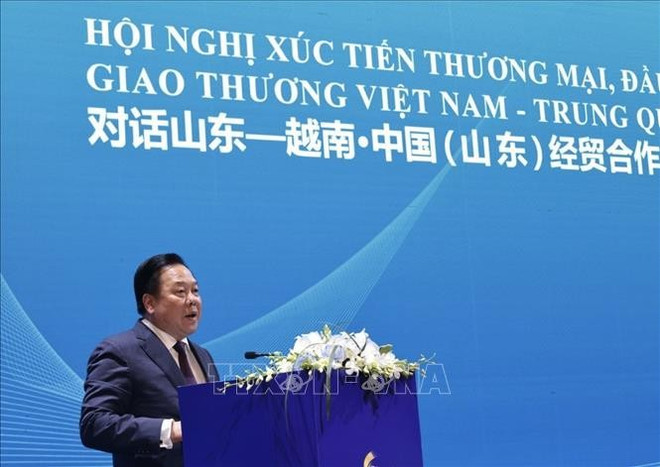 Nguyen Hoang Anh, subdirector de la Comisión de Políticas y Estrategias del Comité Central del Partido y presidente de la Asociación de Amistad Vietnam-China (Fuente: VNA) vna-potal-tang-cuong-hop-tac-kinh-te-thuong-mai-viet-nam-trung-quoc-stand-1.jpg