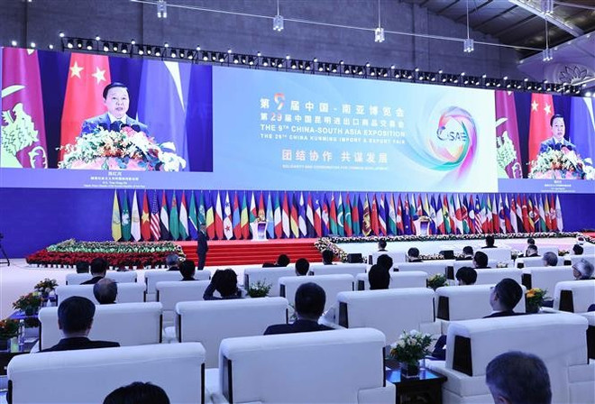 El viceprimer ministro de Vietnam, Tran Hong Ha, habla en el evento (Fuente: VNA) vna-potal-pho-thu-tuong-tran-hong-ha-du-hoi-cho-trung-quoc-nam-a-lan-thu-9-va-hoi-cho-xuat-nhap-khau-con-minh-lan-thu-29-8100867.jpg