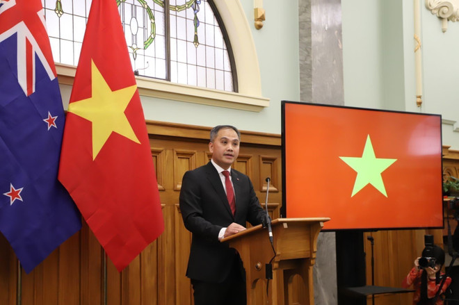 El embajador vietnamita en Nueva Zelanda, Phan Minh Giang. (Fuente: VNA) vna-potal-nhung-thanh-tuu-cua-viet-nam-truyen-cam-hung-cho-khu-vuc-va-cac-doi-tac-8290816.jpg
