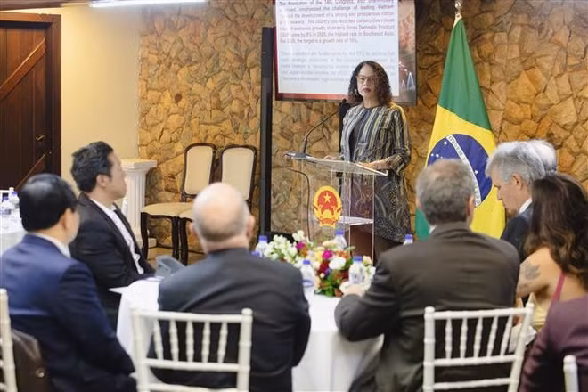 vna-potal-le-ky-niem-96-nam-thanh-lap-dang-cong-san-viet-nam-tai-brazil-8573818-1.jpg