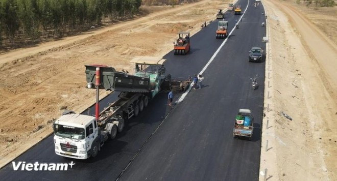 Según Suan Teck Kin , otra solución es acelerar el desembolso de la inversión pública (Fuente: VietnamPlus) uob-3.png