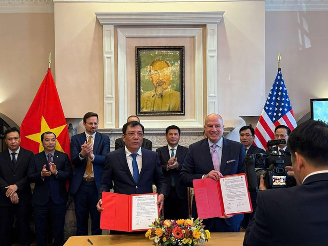 Representantes de PetroVietnam Power Corporation y de GE Vernova firman un MOU sobre la compra de equipos y servicios para las plantas de energía (Fuente: ministerio de Industria y Comercio) info-2-1.png