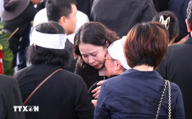 La vicepresidenta Vo Thi Anh Xuan expresó sus condolencias a la familia del ex presidente Tran Duc Luong (Fuente: VNA) le-an-tang-nguyen-chu-tich-nuoc-tran-duc-luong-9.jpg