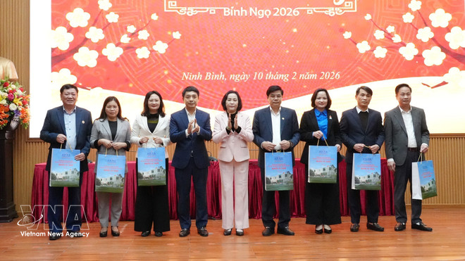 vnanet-potal-pho-chu-tich-quoc-hoi-nguyen-thi-thanh-tang-qua-tet-tai-ninh-binh-8585263.jpg