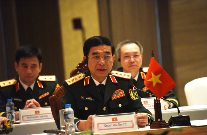 El general Phan Van Giang, ministro de Defensa de Vietnam en la cita (Fuente: VNA) vna-potal-viet-nam-lao-campuchia-tang-cuong-quan-he-huu-nghi-truyen-thong-lang-gieng-tot-dep-8341271.jpg