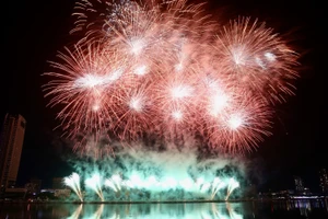 Celebran Festival Internacional de Fuegos Artificiales de Da Nang 2025
