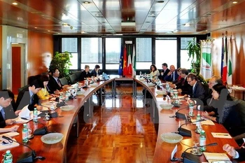 Impulsan cooperación comercial entre Vietnam y región italiana Emilia Romaña