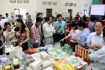 Feria internacional de región norteña de Vietnam atrae centenares de empresas