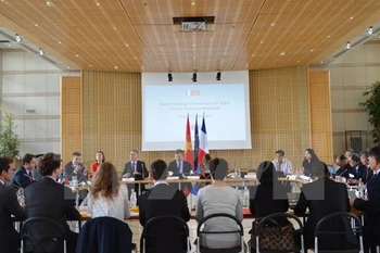 En París cuarto diálogo económico de alto nivel Vietnam – Francia