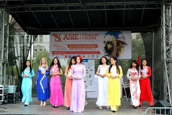 Impresionantes imágenes vietnamitas en festival de cultura asiática