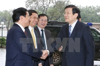 Presidente de Vietnam urge a Nghe An a fomentar competitividad