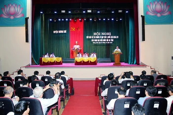 Vicepremier de Vietnam mantiene contactos con electores en provincia central