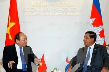 Primer ministro vietnamita mantiene amplio programa de encuentros en Rusia