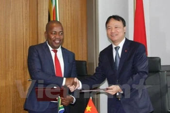 Vietnam y Sudáfrica apuntan elevar trasiego mercantil a tres mil millones de USD