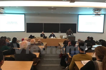 Expertos franceses contribuyen con ideas para estrategia de energía de Vietnam