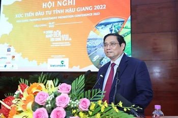 Exhorta premier vietnamita a promover inversiones en provincia de Hau Giang 