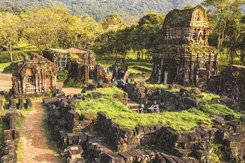 Santuario de My Son, complejo arquitectónico más famoso del pueblo Cham en Vietnam 