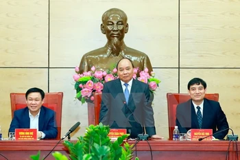 Premier vietnamita insta a Nghe An a impulsar crecimiento 