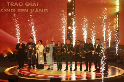 Los premios Loto Dorado se entregan en la 24ª edición del Festival de Cine de Vietnam, que concluyó en Ciudad Ho Chi Minh el 25 de noviembre. (Foto: VNA)
