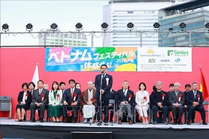 El cónsul general de Vietnam en Osaka, Ngo Trinh Ha, interviene en la cita (Foto: VNA)