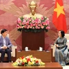 La vicepresidenta de la Asamblea Nacional de Vietnam, Nguyen Thi Thanh, recibe Kim Hak-Min, presidente del Consejo Asesor de Ética del Parlamento surcoreano (Foto: VNA)