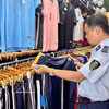 Inspección a un establecimiento comercial en el distrito de Cu Chi, Ciudad Ho Chi Minh. (Foto: VNA)