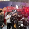 Los visitantes exploran la tecnología de producción cinematográfica en la Feria de Otoño de 2025. (Foto: VNA)