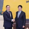 El presidente de Vietnam, Luong Cuong (derecha), recibe a Hyun Sang Cho, presidente del ABAC 2025 y vicepresidente del grupo Hyosung (Foto: VNA)