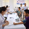 Un programa gratuito de chequeos y exámenes médicos se implementa en la comuna Xuan Truong, provincia de Ninh Binh. (Foto: VNA)