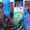 El biocombustible E10 se vende en la gasolinera Tran Phu, en el barrio de Nghia Lo, provincia de Quang Ngai. (Foto: VNA)