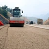 Se han abierto al tráfico 50 kilómetros de la autopista Huu Nghi-Chi Lang, de sus casi 60 kilómetros de longitud total. (Foto: VNA)